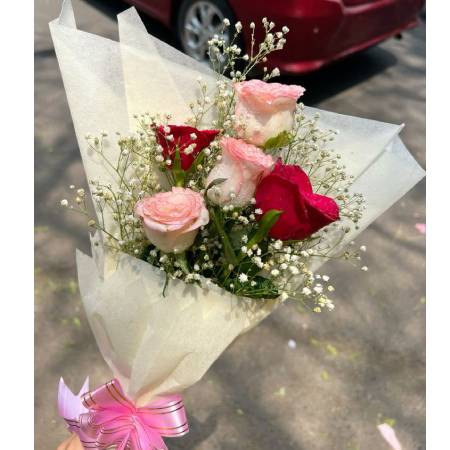 5 red pink roses bouquet